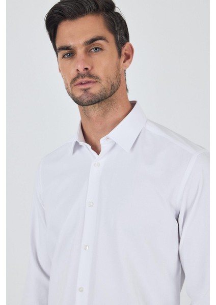 Beyaz Sert Yaka Düz Classic Pamuklu Slim Fit Gömlek 1004250900 fırsatları