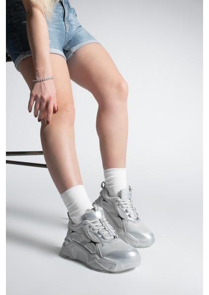Kadın Sneaker Kalın Taban Bağcıklı Çok Parçalı Spor Ayakkabı Mizon