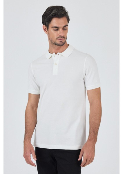 Açık Krem Polo Yaka Kısa Kol Cepsiz Slim Fit Classic Pamuklu Tişört 1011250177