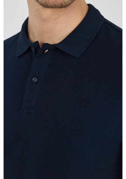 Koyu Lacivert Polo Yaka Kısa Kol Cepsiz Slim Fit Classic Pamuklu Tişört 1011250177 fırsatları