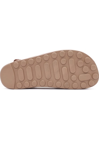 Kadın Bronz Kalın Tabanlı Metalik Sandalet 25SFE465132