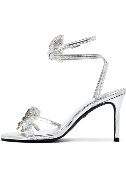 Kadın Gümüş Bilekten Tokalı Taşlı Ince Topuklu Sandalet 25SFE481932 fırsatları