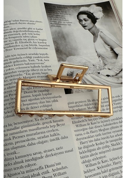 Metal Altın Rengi Dikdörtgen Kıskaç Toka (9cm) modelleri