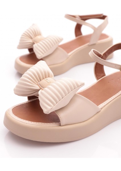 7001 Kadin Fiyonk Detayli Sandalet fırsatları