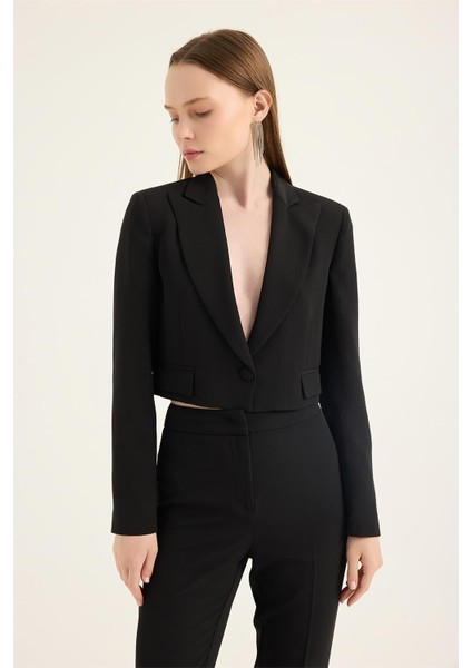 Kısa Tek Dügme Ceket