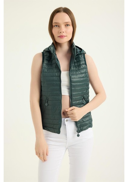 Puffer Kapşonlu Verev Yelek