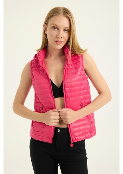 Puffer Kapşonlu Verev Yelek