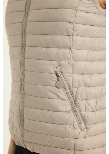 Puffer Kapşonlu Verev Yelek