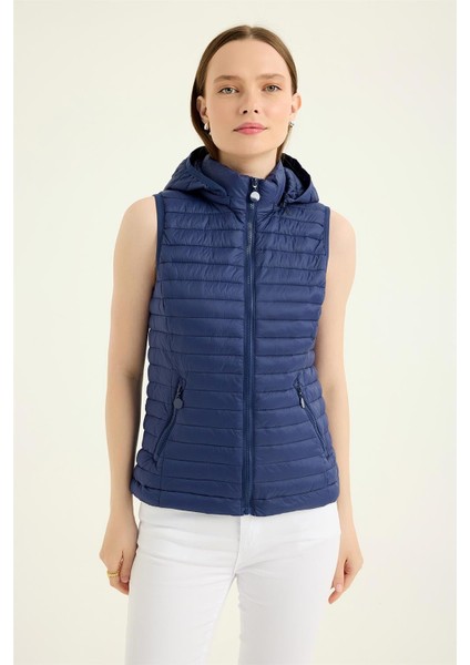 Puffer Kapşonlu Verev Yelek