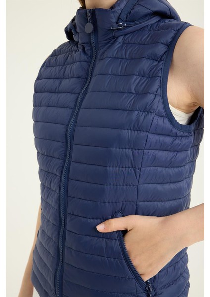 Puffer Kapşonlu Verev Yelek fırsatları