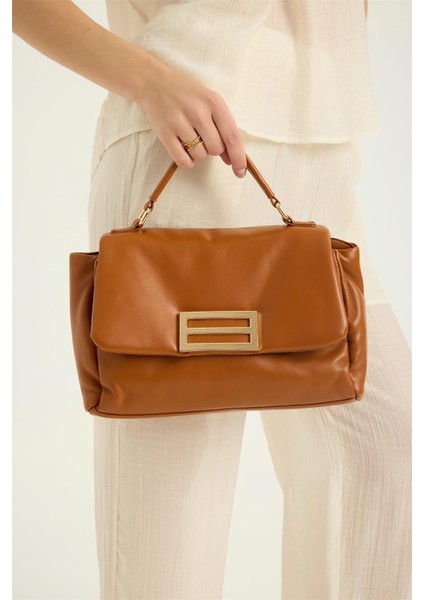 Kapaklı Geniş Kabarık Çanta indirimleri