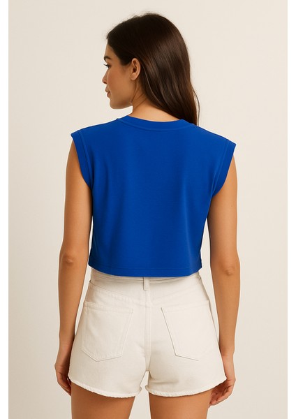 Kadın Oversize Kolsuz Biyeli Crop Tişört – %100 PAMUK