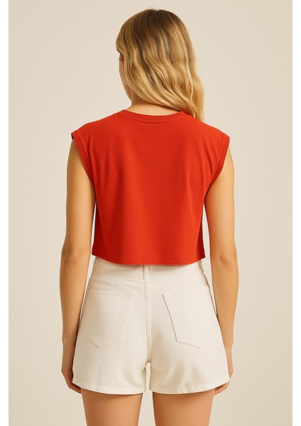 Kadın Oversize Kolsuz Biyeli Crop Tişört – %100 PAMUK