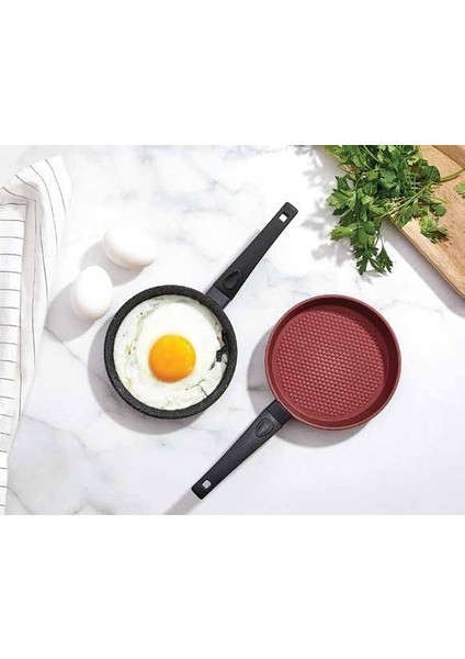 Yanmaz Yapışmaz Granit Kaplama Döküm Yuvarlak Mini Tava, Yuvarlak Yumurta ve Sos Tavası, Mini Yer Kaplamayan Granit Kaplama Döküm Sos ve Yumurta Tavası (14CM)