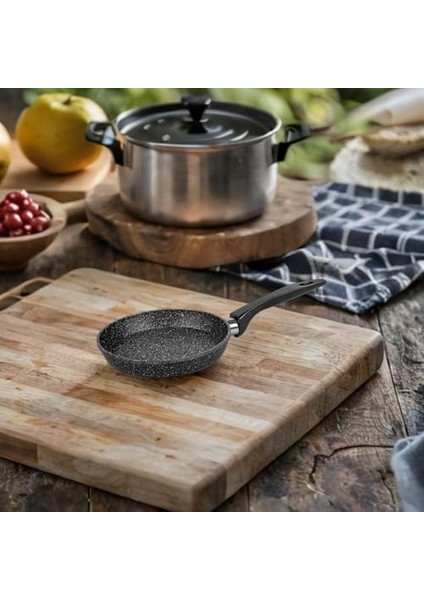 Yanmaz Yapışmaz Granit Kaplama Döküm Yuvarlak Mini Tava, Yuvarlak Yumurta ve Sos Tavası, Mini Yer Kaplamayan Granit Kaplama Döküm Sos ve Yumurta Tavası (14CM)