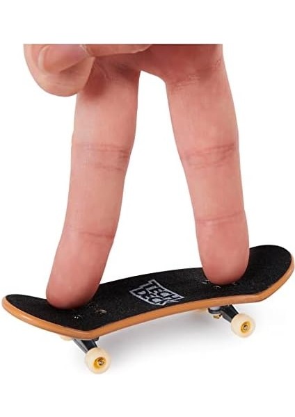 Deck, Ultra Deluxe 4'lü Parmak Kaykay Seti, Gerçeğe Uygun Kaykay Grafikleri - Koleksiyon, Inşa Etme ve Havalı Numaralar Için, 6 Yaşından Itibaren