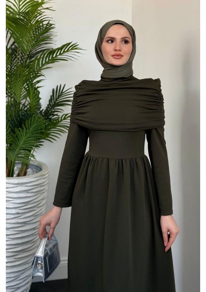 Flora Üstü Pelerinli Elbise Haki
