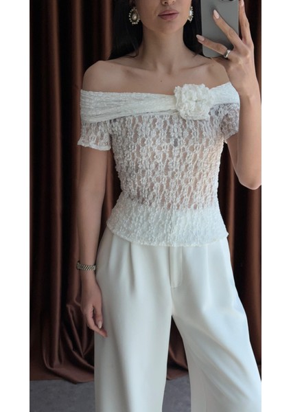 Güllü Transparan Beyaz Bluz fiyatları