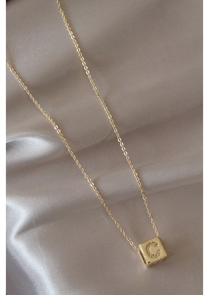 Gold Renk Zirkon Taşlı Küp Model C Harfli Kolye - TJ-BKO5199
