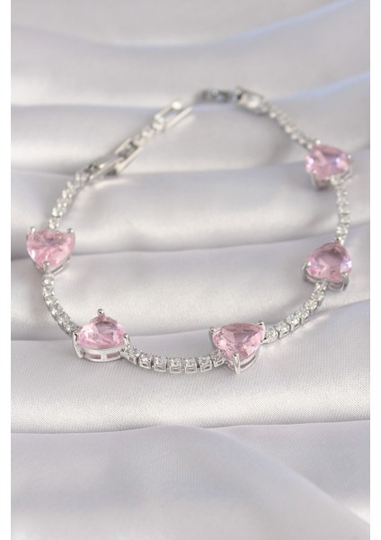 Pirinç Gümüş Renk Pembe Zirkon Taşlı Kalp Model Vıp Seri Kadın Bileklik - TJ-BB5982