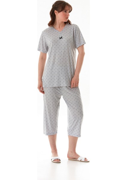 Yıldız Desenli Kısa Kol Büyük Beden Kapri Pijama Takımı