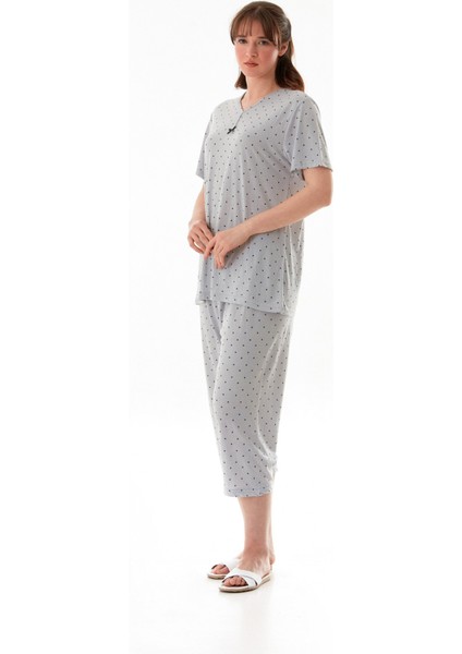 Yıldız Desenli Kısa Kol Büyük Beden Kapri Pijama Takımı modelleri