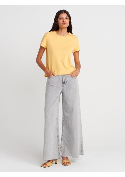 31757 Bisiklet Yaka Dikiş Detaylı T-Shirt-Sarı fırsatları