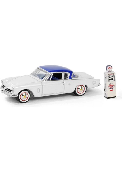 The Hobby Shop Series 16 - 1954 Studebaker Commander Starliner With Vintage