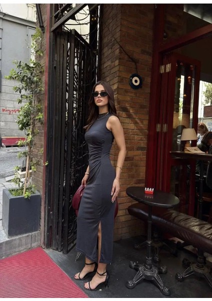 Osy Modal Yumuşak Dokulu Kumaş Bisiklet Yaka Sıfır Kolsuz Yırtmaçlı Uzun Elbise - Füme