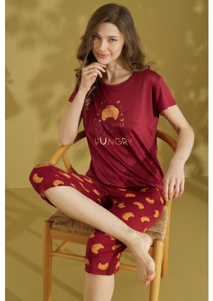 Kadın Desenli Bisiklet Yaka Düğmesiz Pamuklu Yazlık Kısa Kol Kapri Pijama Takımı