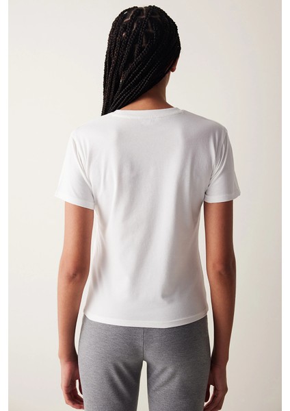 Jakarlı Beyaz Geniş Kalıp Günlük Kullanıma Uygun Nefes Alabilen Kumas Yapısı Bisiklet Yaka Boyfriend Örme Oversize T-Shirt indirimleri