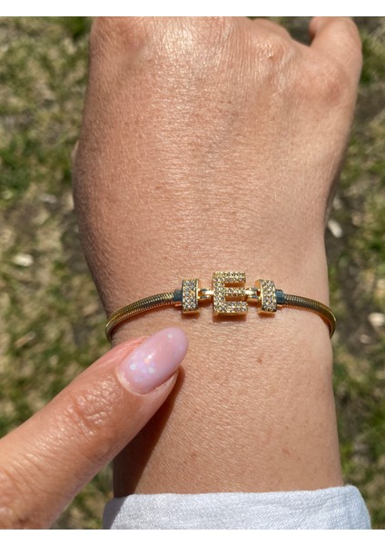 E Harfi Harf Bileklik Zirkon Taşlı Altın Renk