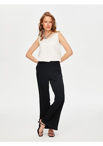 Önü Dikiş Detaylı Yırtmaçlı Wide Leg Fit Pantolon S25PNT009