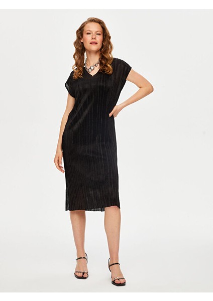 Kendinden Plise Detaylı Düşük Kollu Şık Elbise S25ELB011