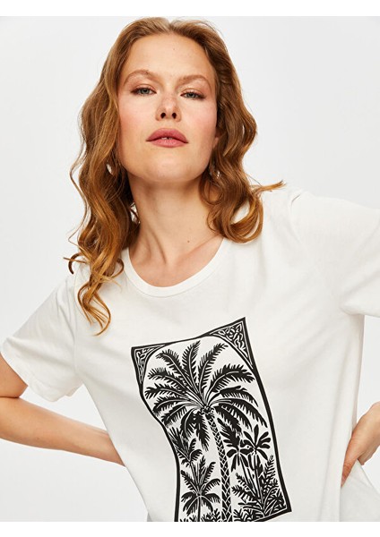 Resort Önü Palmiye Baskılı Yuvarlak Yaka T-Shirt S25TSH115 fırsatları