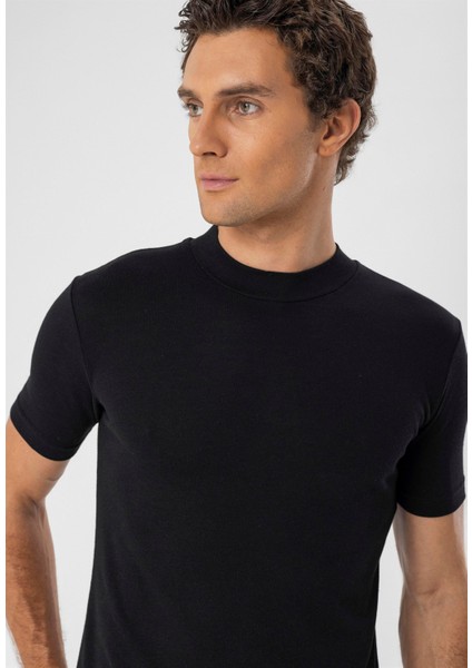 Jakarlı Beyaz Geniş Kalıp Günlük Kullanıma Uygun Nefes Alabilen Kumas Yapısı Bisiklet Yaka Boyfriend Örme Oversize T-Shirt