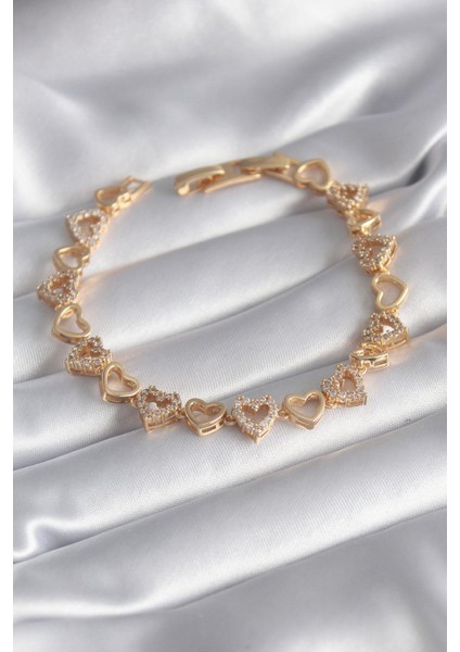 Pirinç Gold Renk Zirkon Taşlı Kalp Model VIP Seri Kadın Bileklik - PRT3500EB00957