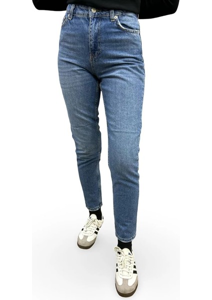 Mom Jean