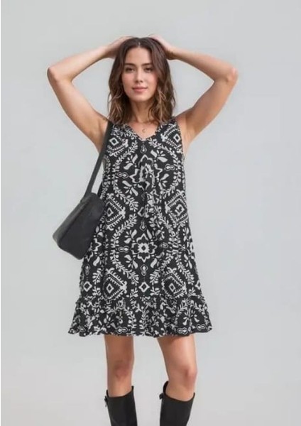 Kadın Desenli Kolsuz Askılı Volanlı Yazlık Viskon Elbise Eteği Fırfırlı