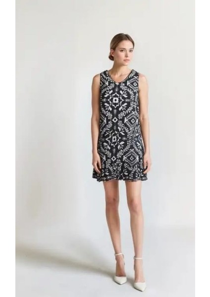 Kadın Desenli Kolsuz Askılı Volanlı Yazlık Viskon Elbise Eteği Fırfırlı modelleri