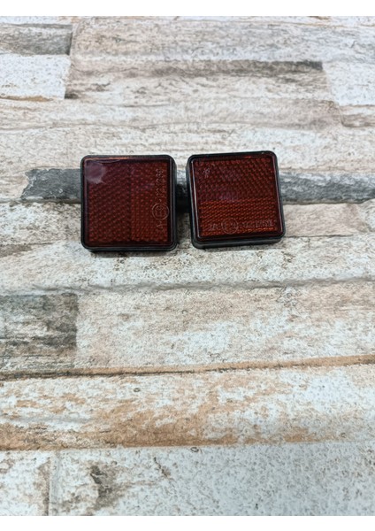 Kare Reflektör Kırmızı 2'li Takım (En Boy 4cm)