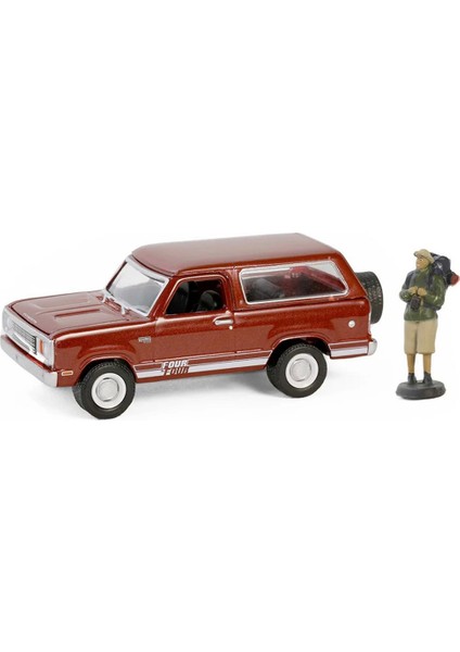 1/64 The Shop Series 16- 1978 Plymouth Trail Duster Wiht Backpacker Figure