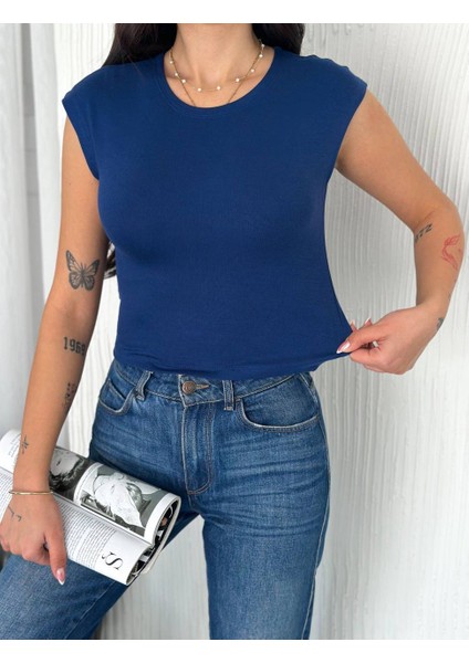 Bisiklet Yaka Slim Fit Sıfır Kol Basic Crop Kadın T-Shirt