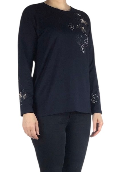 Kadın Önü ve Kolları Işlemeli ve Taşlı Bluz