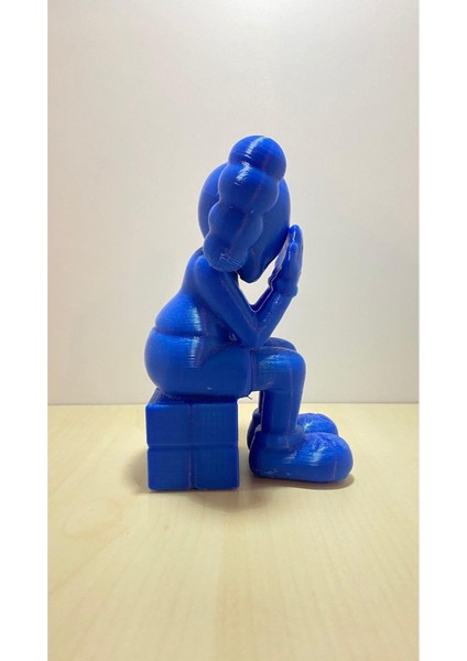 Oturan Kaws Standlı Figür modelleri