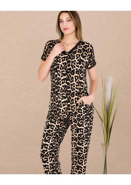 Leopar Desenli Pijama Düğmeli Üst Kısa Kollu Pijama Takımı 12482