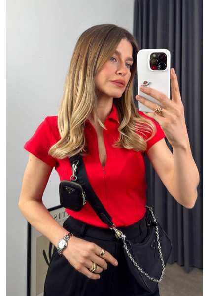 Kırmızı Gömlek Yaka Fermuarlı Dikiş Detaylı Bluz