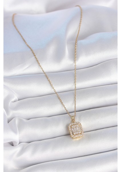 316L Çelik Gold Renk Zincir Kare Zirkon Taş Model Kadın Kolye - TJ-BKO10059