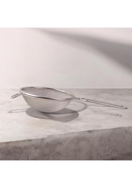Saplı Paslanmaz Çelik Süzgeç, Büyük Boy Metal Süzgeç 28 * 14 cm - Estetik ve Dayanıklı: Saplı Paslanmaz Çelik Süzgeç - Büyük Boy Metal Süzgeç ile Mutfakta Filtreleme Işlerini Kolaylaştırın!