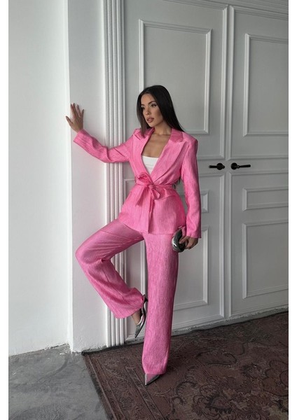 Grip&hug Pembe Beli Kuşaklı Ceket ve Pantolon Parlak Takım